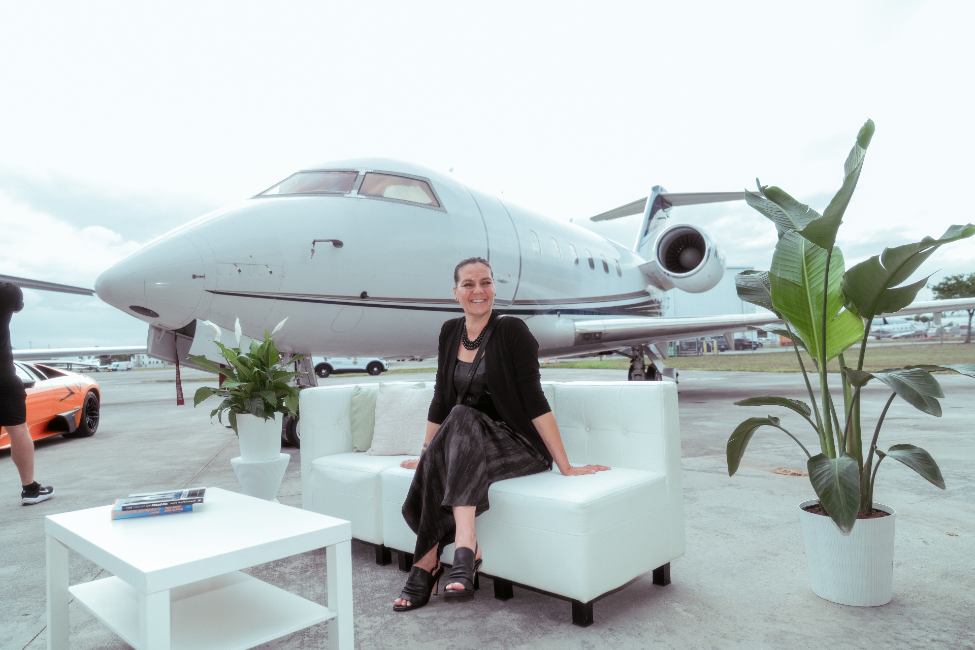 Smarter Aircraft event — lounge by private jet